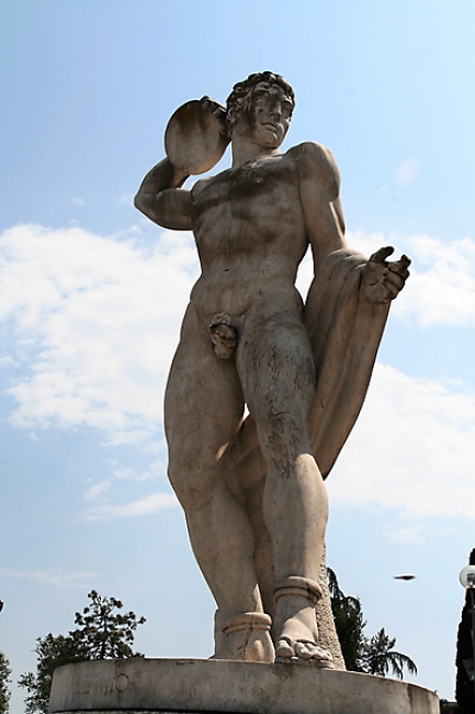 Stadio dei marmi 358